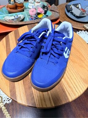 Etnies  Marana  NWOB Royal Blue/White Skate Shoes